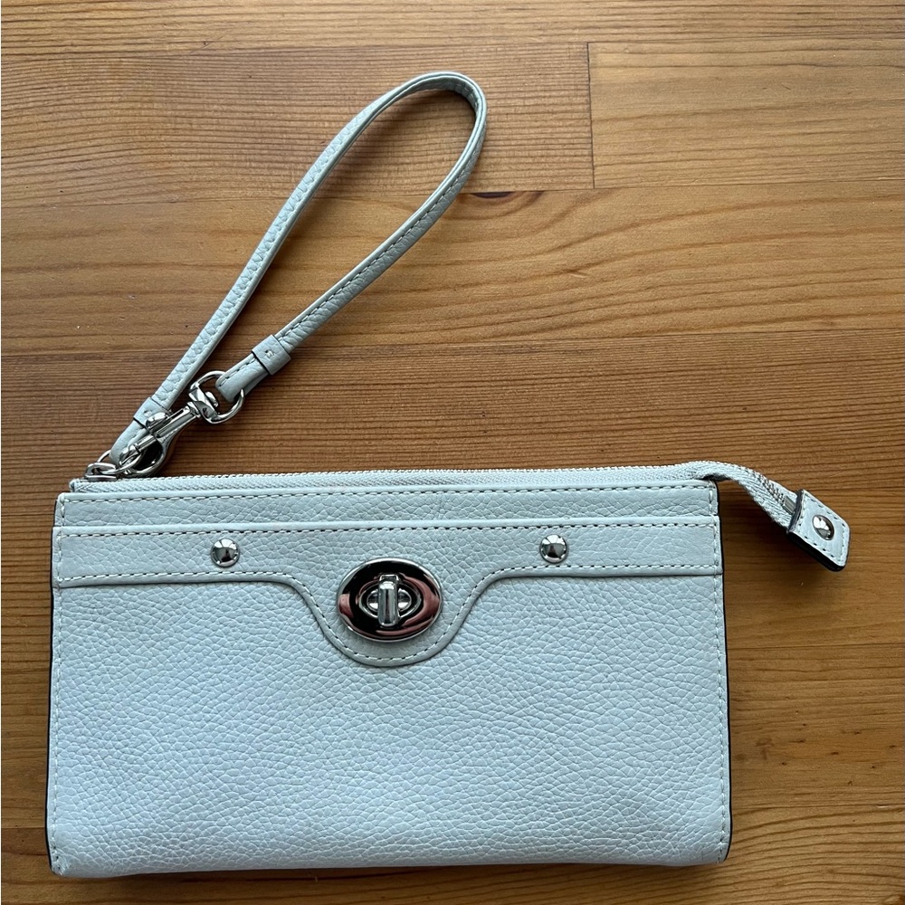 Coach Penelope Zippy Turnlock Wristlet - F45647